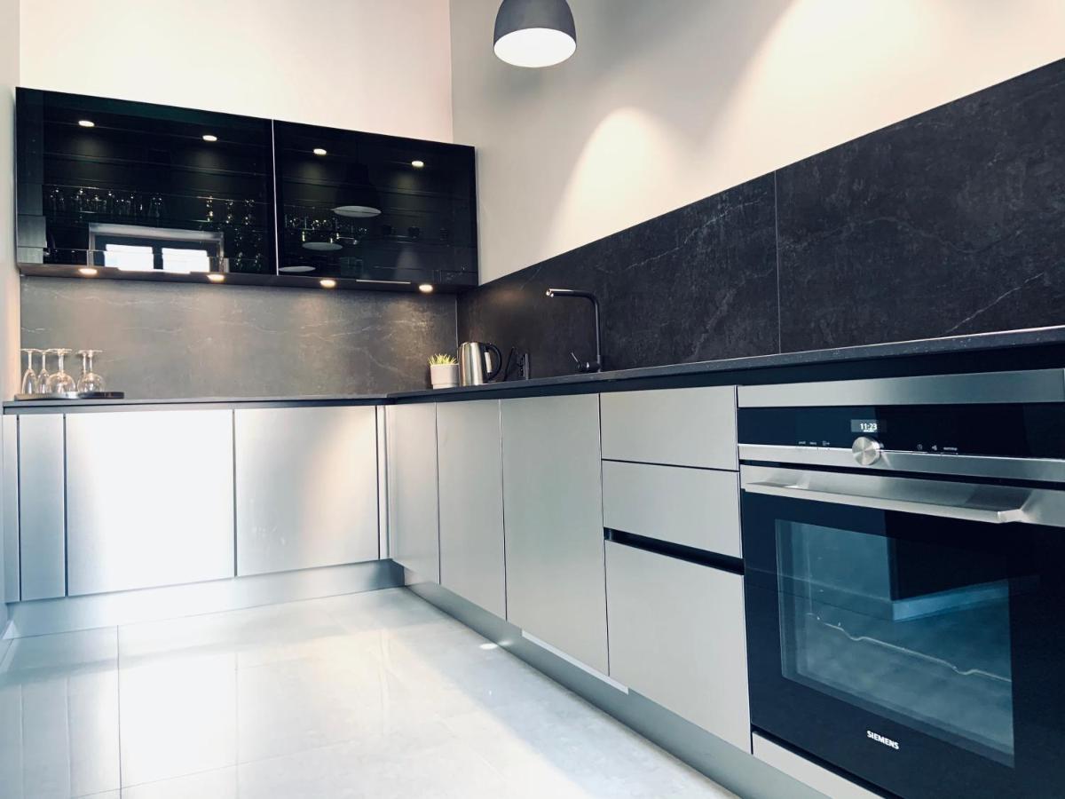 5 Star Apartments - Luxury & Comfort 옐레니아구라 외부 사진